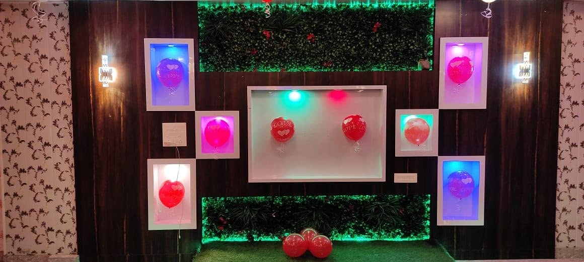 Restaurant decor