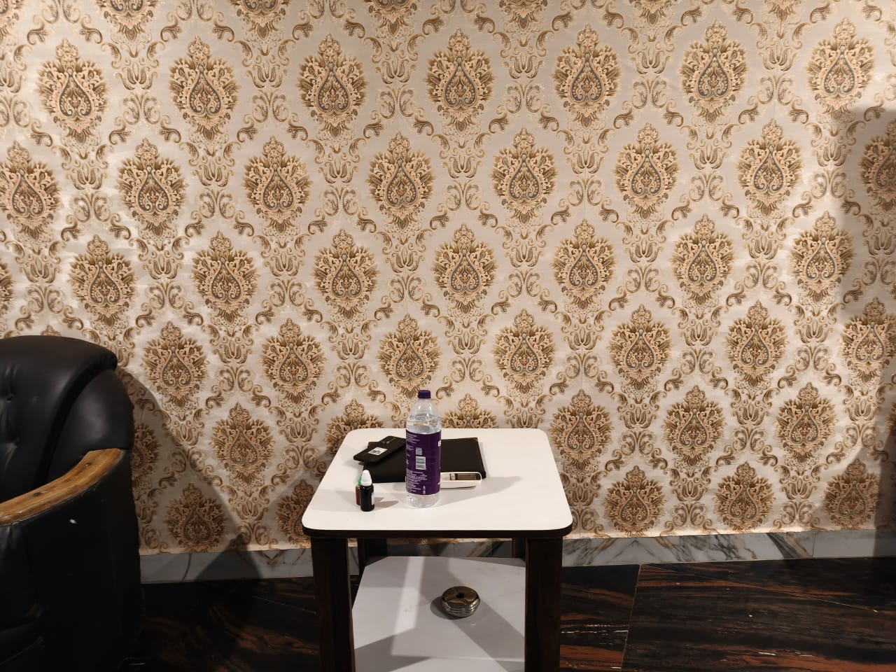Room seating corner